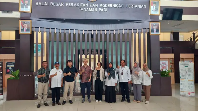 Kunjungan Lapangan Proyek Uji Coba AWD untuk Efisiensi Air dan Pengurangan Emisi pada Budidaya Padi